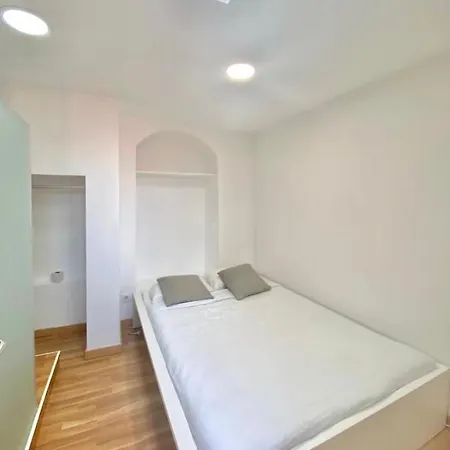 Hostal Simplicity Rooms & Suites *