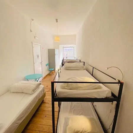 Simplicity Rooms & Suites Hostel